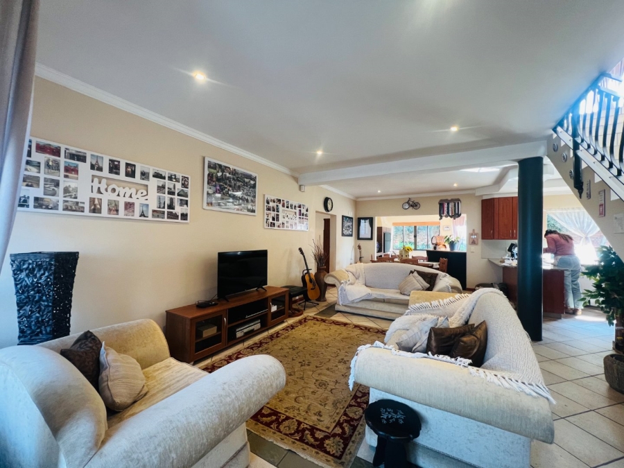 8 Bedroom Property for Sale in Rooi Rivier Rif Western Cape